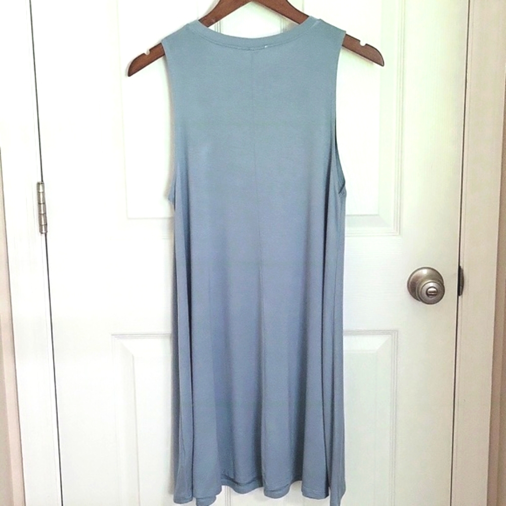 Keyhole Dress - Picture 2 of 2
